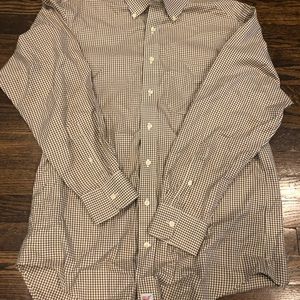 Vineyard Vines men’s brown checked button up